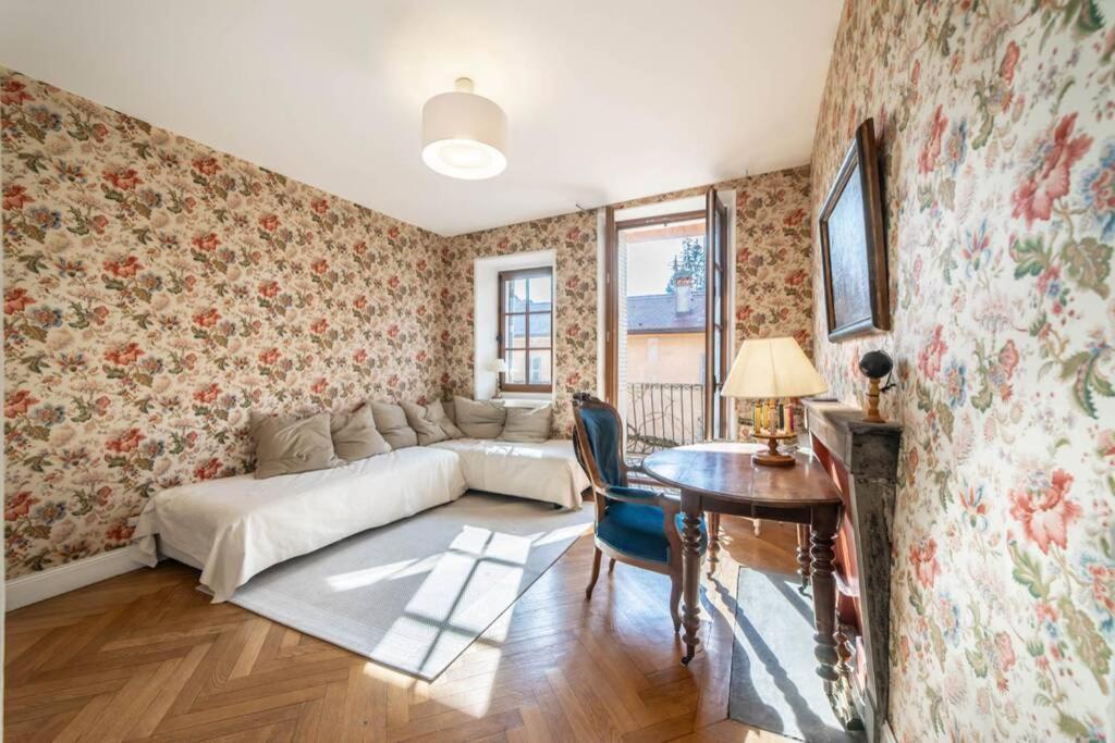 Le Rousseau Lägenhet Annecy Exteriör bild