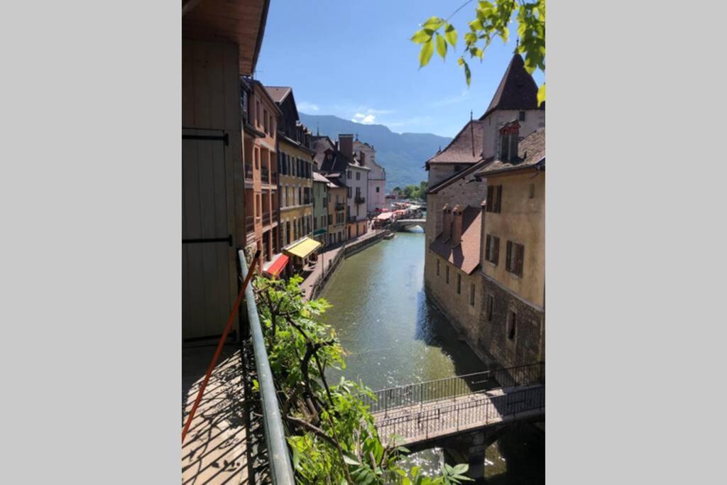 Le Rousseau Lägenhet Annecy Exteriör bild