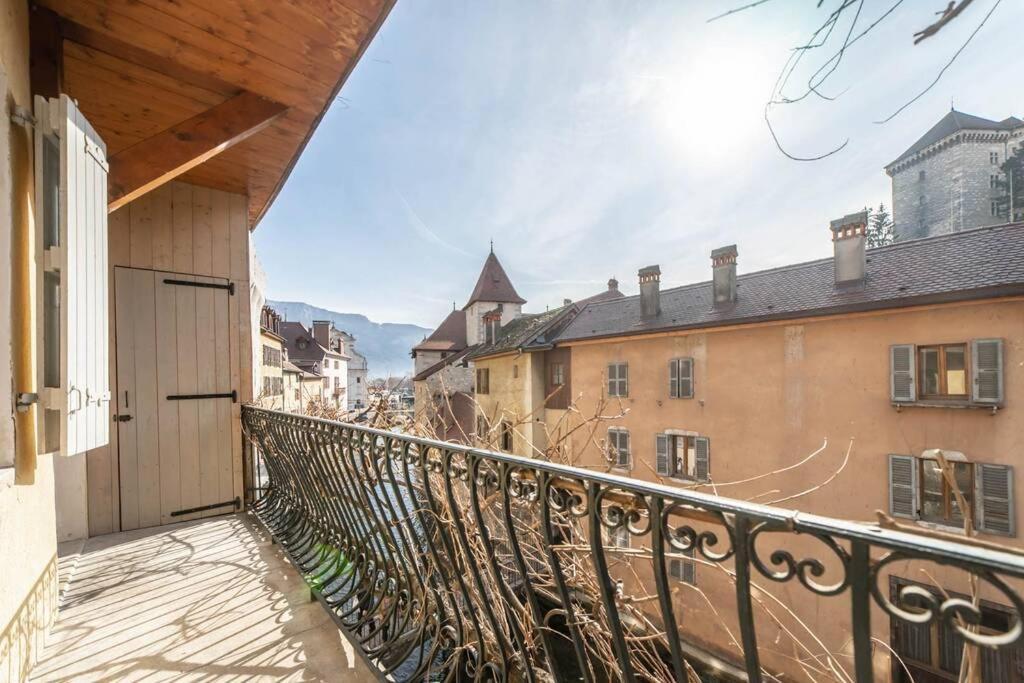 Le Rousseau Lägenhet Annecy Exteriör bild